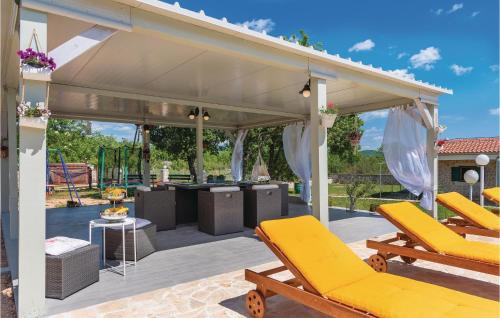 Unesic House | Nice Home In Unesic With Wifi