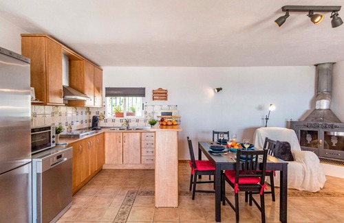 Itrabo House | Nice home in Velilla-Taramay with WiFi