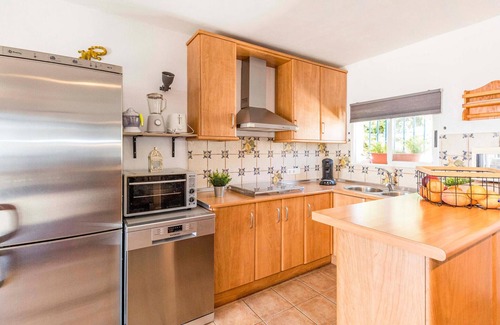 Itrabo House | Nice home in Velilla-Taramay with WiFi