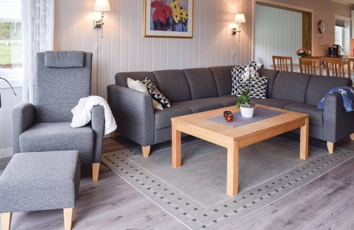 Hvaler House | Nice home in Vesterøy with WiFi