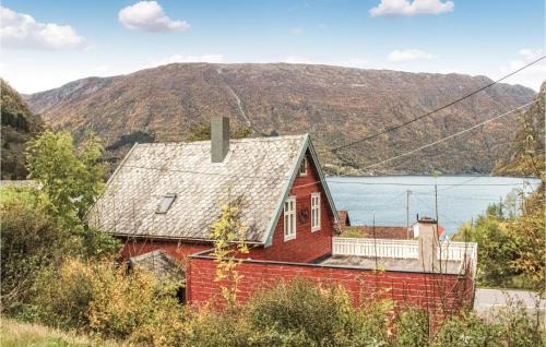 Vik House | Nice Home In Vik I Sogn With Jacuzzi