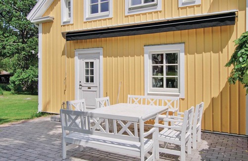 Vimmerby House | Nice home in Vimmerby with WiFi