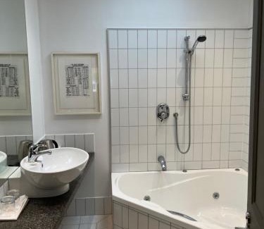 New Plymouth Hotel | Nice Hotel