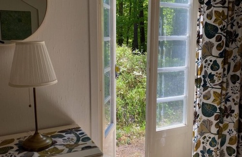 Roke House | Nice little cottage by the lake with boat
