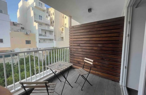 Gzira Apartment | Nice Modern Studio Apartment - Gzira - with Sunny Balcony