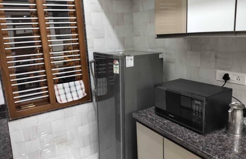 Bengaluru Apartment | Nice North-East corner apartment with very good privacy and ample parking place