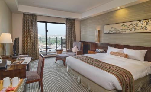 East District Hotel | Nice Prince Hotel