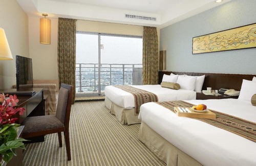 East District Hotel | Nice Prince Hotel