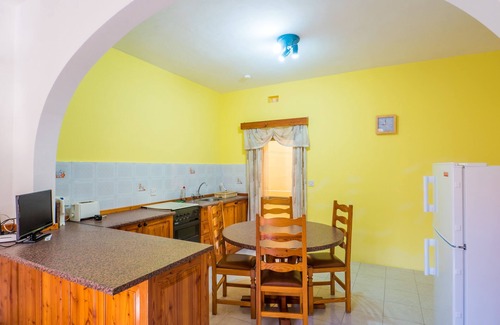 Xlendi Apartment | Nice, private, air-conditioned vacation apartment with 3 bedrooms
