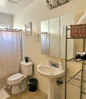 The Section Seven House | Nice Private Room Close to Red Rock & Las Vegas Strip #3