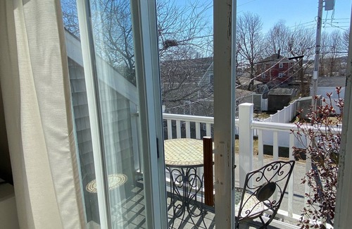 Portsmouth House | Nice Private Space Short Walk To The Beach