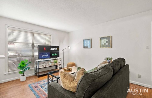 Westfield Apartment | Nice Quiet Downtown Apt Pool Free Parking