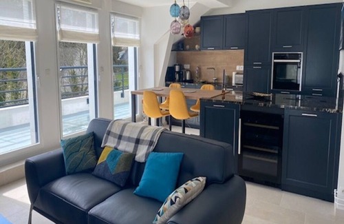 Auray Apartment | NICE ROOF TERRACE PORT DE ST GOUSTAN IDEAL LOCATION IN A QUIET AREA
