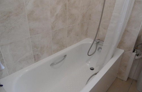 White City House | Nice room in White City