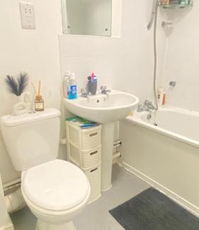 Friern Barnet Apartment | Nice room on the friendly flat