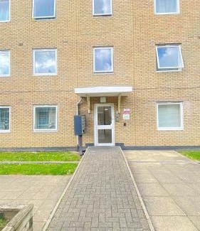 Friern Barnet Apartment | Nice room on the friendly flat