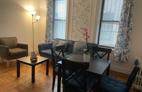 Queens House | Nice rooms Woodside