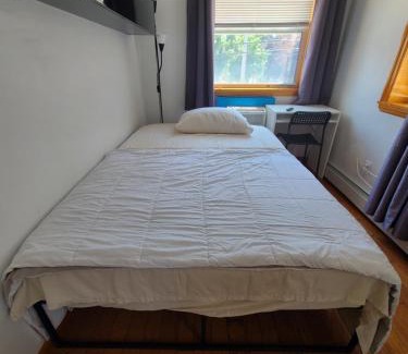 Queens House | Nice rooms Woodside