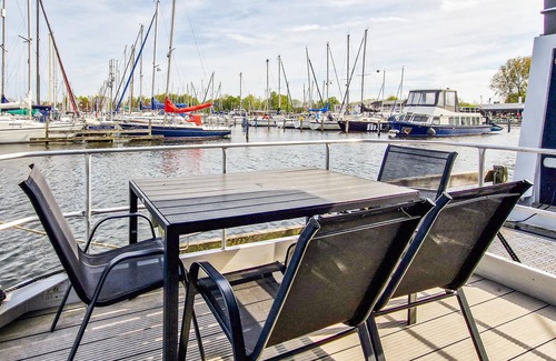 Naarderbos Boat Rental | Nice ship in Naarden with harbor view