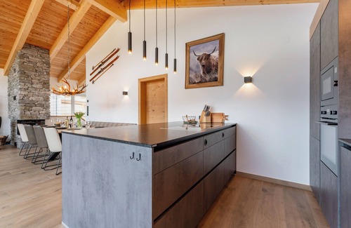 Sankt Lambrecht House | Nice ski in-ski out chalet with a sauna, hottub
