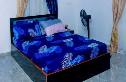 Alimosho Apartment | Nice spacious 3bedroom located in an area closer to the Airport and amenities. b