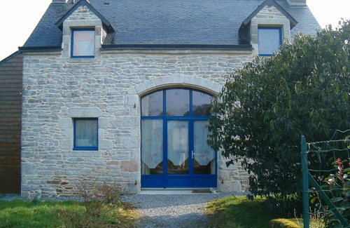 Limerzel House | nice stone renovation in a quiet area