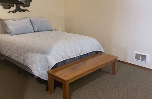 Pocatello Apartment | Nice studio apartment with onsite laundry.