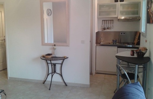 Saint-Florent Apartment | Nice studio, quiet, 2 minutes from the marina of St Florent.