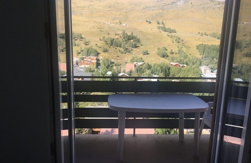 Mont-de-Lans Apartment | Nice studio with beautiful view at the foot of the slopes