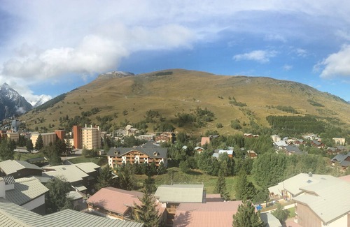 Mont-de-Lans Apartment | Nice studio with beautiful view at the foot of the slopes