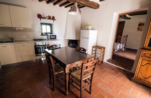Castellina Marittima Apartment | Nice, typical Tuscan accommodations with A/C, Wi-Fi,in a pretty farmhouse, D1