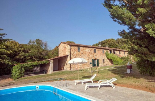 Castellina Marittima Apartment | Nice, typical Tuscan accommodations with A/C, Wi-Fi,in a pretty farmhouse, D1