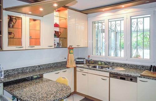 Vic-en-Bigorre House | Nice vacation home with beautiful swimming pool north of Tarbes.