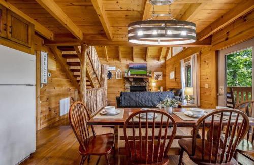 Sevierville House | Nice View Log Cabin Fireplace Hot Tub Pool Table