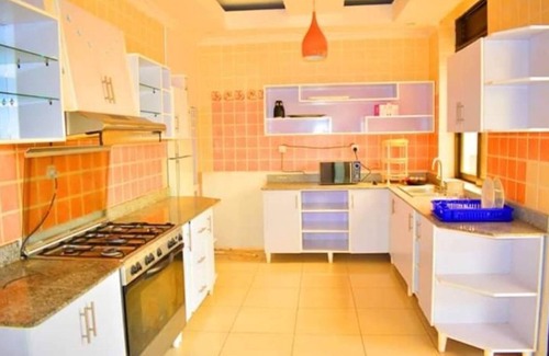 Kigali Villa | Nice villa for rent, on the top of Kigali hill and beautiful view.