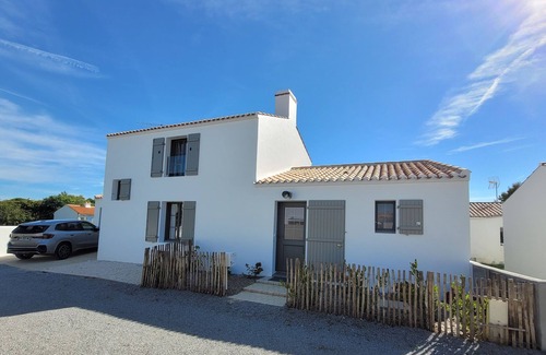 L'Epine Villa | Nice villa with swimming pool, Close to the beach and shops