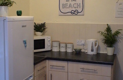 Prestatyn Apartment | Nicely apointed first floor apartment in secluded area close to transport hubs