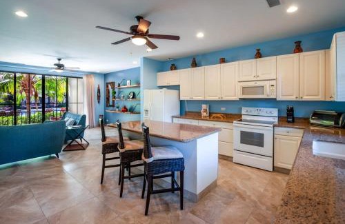 Coco House | Nicely Decorated Ground-Floor Unit in Front of Pool at Pacifico in Coco