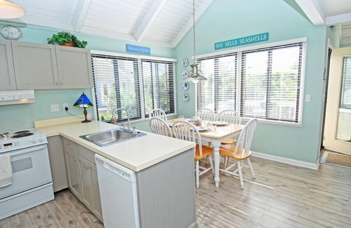 Sealoft Villas House | Nicely Decorated! Great Location! Amenity Cards! Neighborhood Pool!