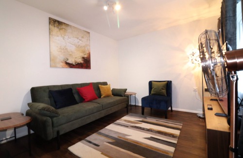 Greenhithe House | Nicely Furnished 2 Bedroom House In A Peaceful & Central Location