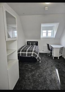 Aylesbury House | Nicely Furnished Rooms in Aylesbury