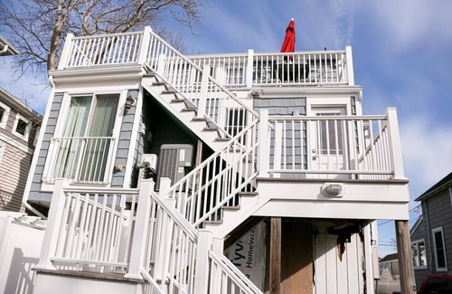 Ship Bottom House | Nicely remodeled Top floor unit on the bayside in Ship Bottom. Large 1 Bedroom.