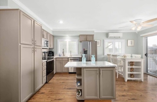 Montego Bay Condo | Nicely Renovated Two Bedroom Oceanside Condo