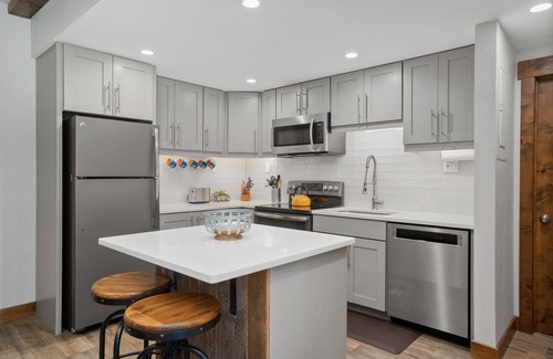 Steamboat Springs Condo | Nicely Updated, Private Washer/Dryer, Outdoor Pool and Hot Tub, Free Bus Route