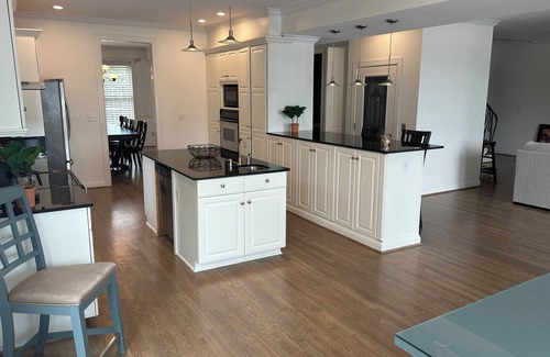 Prospect House | Nicest 4BR River Home in Prospect! Newly Updated! Pvt dock. 2 car gar. EV chgr