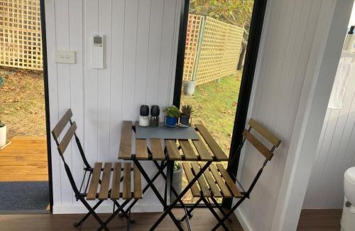 Allans Flat House | Nichol Road Hideaway at Annies Retreat by Tiny Away