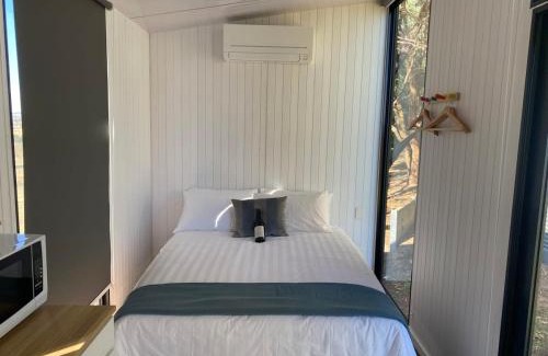 Allans Flat House | Nichol Road Hideaway at Annies Retreat by Tiny Away