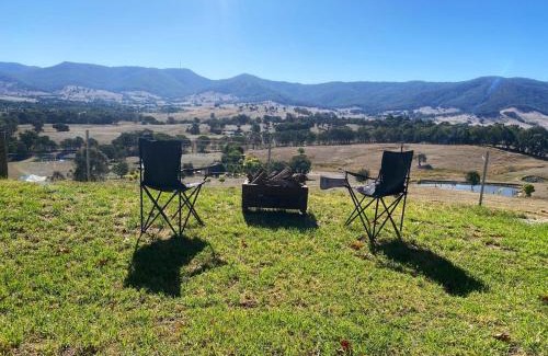 Allans Flat House | Nichol Road Hideaway at Annies Retreat by Tiny Away
