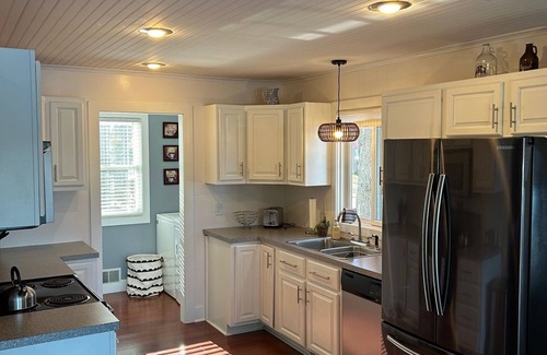 Bitely Cottage | Nichols Lake Sunset Cottage