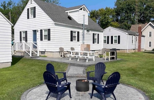 Huron House | NickelPlate Beach House w Street Legal Golf Cart